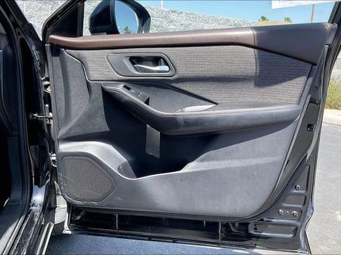 Certified 2023 Nissan Rogue SV FWD image 23