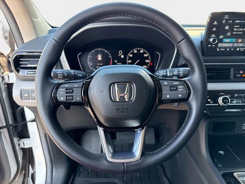 Used 2025 Honda Pilot EX-L image 28