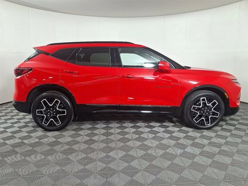 Used 2023 Chevrolet Blazer RS w/ Enhanced Convenience Package image 11