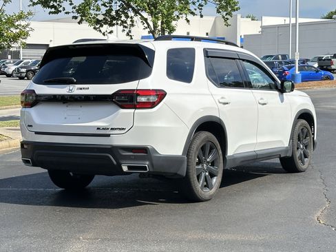 Used 2025 Honda Pilot Black Edition image 12