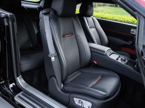 Used 2019 Rolls-Royce Dawn image 76