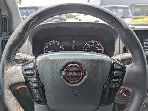 Certified 2025 Nissan Frontier PRO-4X w/ Pro Premium Package AWD/4WD image 28