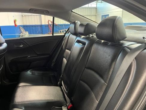 Used 2015 Honda Accord EX-L image 18
