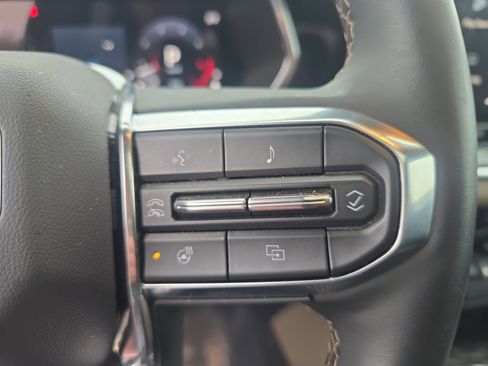 Used 2024 GMC Canyon Denali image 24