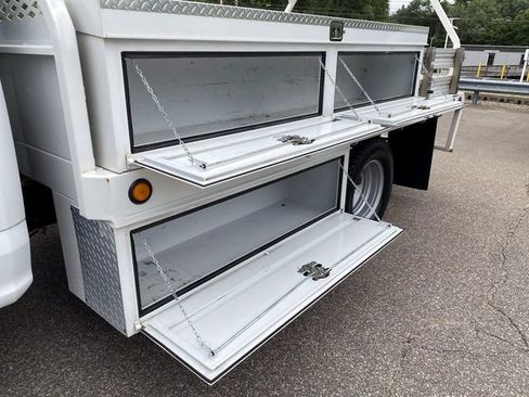 Used 2022 Ford F350 XL w/ Power Equipment Group RWD image 10