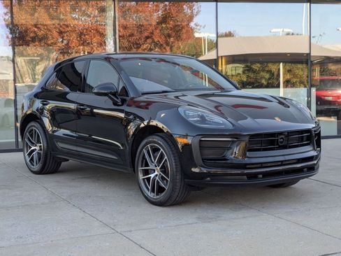 Used 2025 Porsche Macan image 7