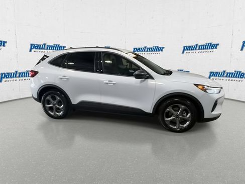 Certified 2025 Ford Escape ST-Line w/ Tech Pack #1 FWD image 13