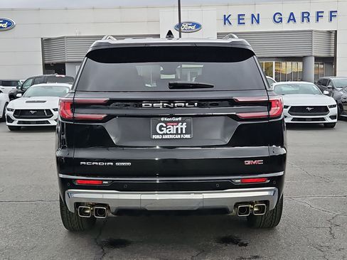 Used 2024 GMC Acadia Denali image 7