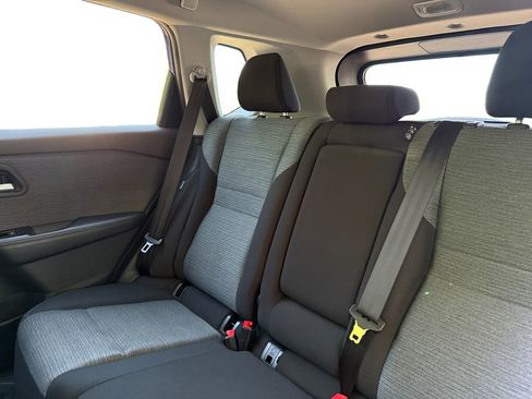 Used 2023 Nissan Rogue SV AWD/4WD image 13