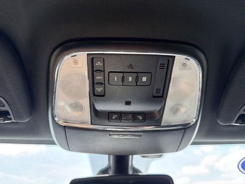 Used 2019 Jeep Grand Cherokee Altitude image 33