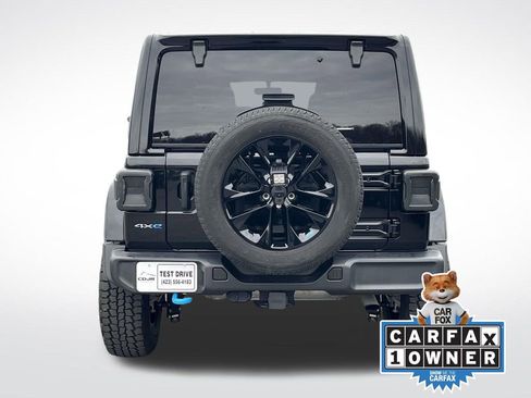 Used 2022 Jeep Wrangler Unlimited Sahara image 4