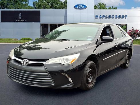 Used 2017 Toyota Camry LE w/ Protection Package (Q2) FWD image 2