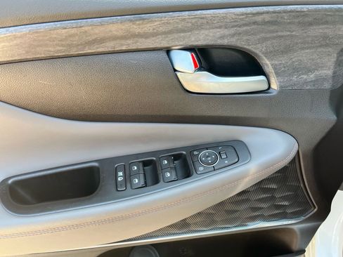 Used 2019 Hyundai Santa Fe Limited image 9