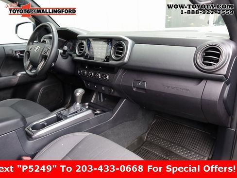 Certified 2017 Toyota Tacoma TRD Sport image 28