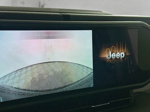 Used 2024 Jeep Wrangler Willys AWD/4WD image 22
