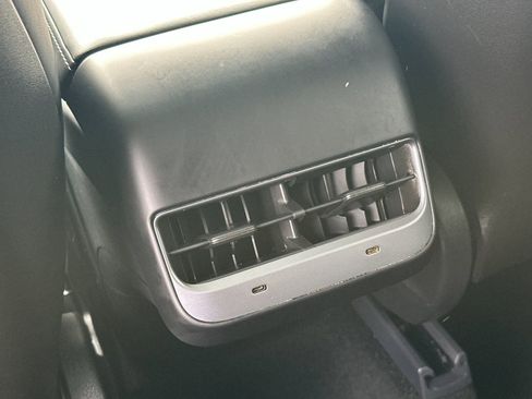 Used 2020 Tesla Model Y Long Range image 13