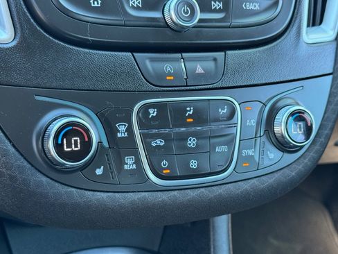 Used 2024 Chevrolet Malibu LT image 32