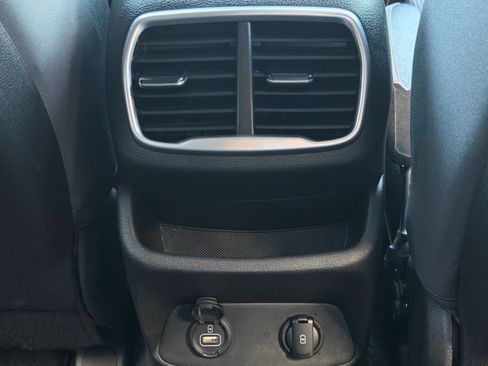 Used 2020 Hyundai Santa Fe SEL FWD image 18