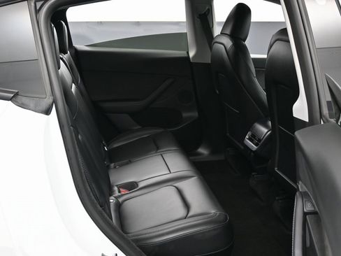 Used 2023 Tesla Model Y Long Range image 37