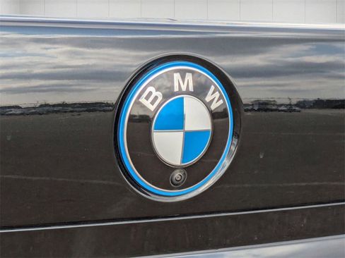 Used 2023 BMW i7 xDrive60 image 8