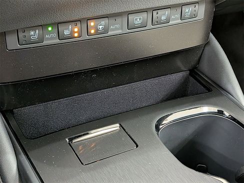 New 2025 Lexus ES 350 Ultra Luxury image 31