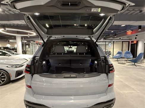 Used 2026 BMW X7 xDrive40i w/ M Sport Package image 37