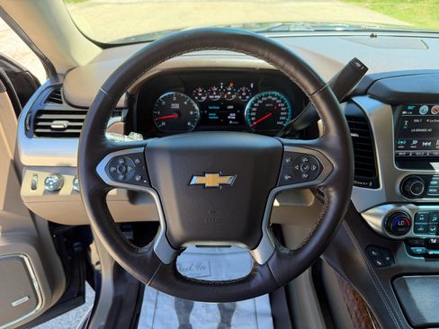 Used 2017 Chevrolet Suburban Premier AWD/4WD image 19