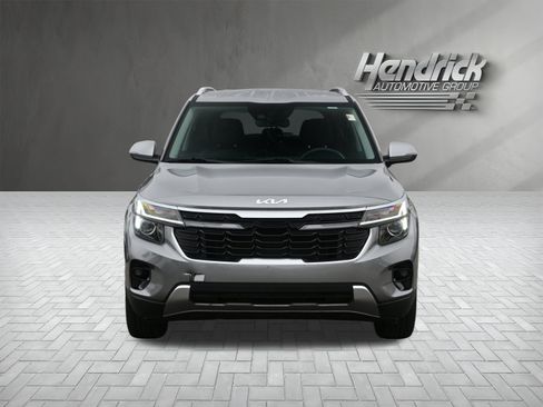 Used 2025 Kia Seltos EX image 6