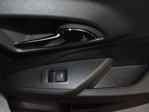 New 2026 Chevrolet Trax LT image 19