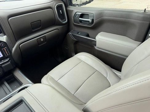 Used 2020 Chevrolet Silverado 1500 LTZ w/ LTZ Premium Package AWD/4WD image 15