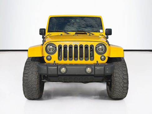 Used 2015 Jeep Wrangler Unlimited Sahara w/ Connectivity Group image 8