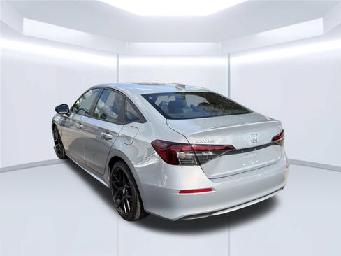 Used 2025 Honda Civic Sport image 4