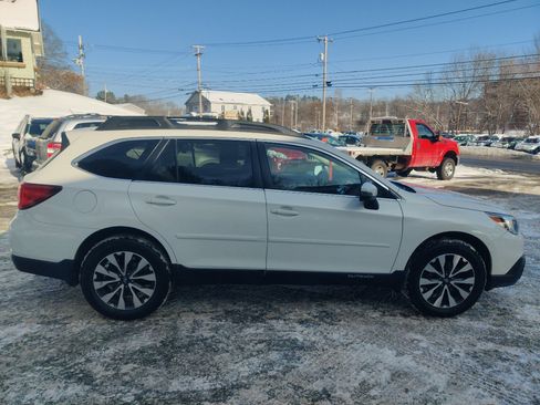 Used 2016 Subaru Outback 2.5i Limited image 7