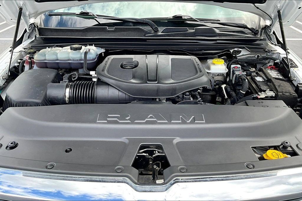 Used 2025 RAM 1500 Laramie AWD/4WD image 28
