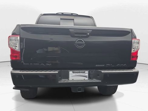 Used 2019 Nissan Titan SL w/ Midnight Edition image 8
