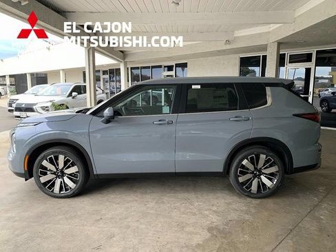 New 2026 Mitsubishi Outlander SE FWD image 7