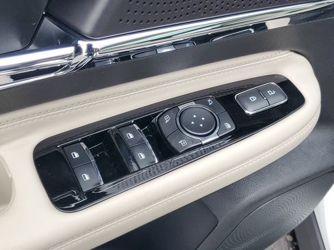 New 2026 Lincoln Corsair Premiere image 10