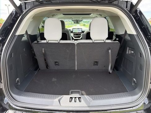 New 2026 Ford Explorer Active w/ Active Comfort Package AWD/4WD image 17