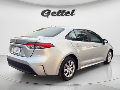 Used 2024 Toyota Corolla LE FWD image 5