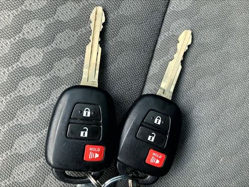 Used 2020 Toyota Tacoma SR5 image 14