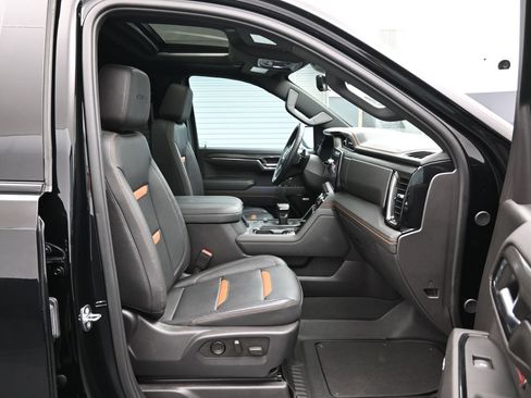 Used 2024 GMC Sierra 1500 AT4 w/ Technology Package AWD/4WD image 13