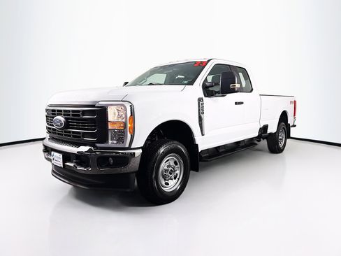 Used 2023 Ford F250 XL image 4