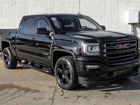 Used 2017 GMC Sierra 1500 SLE w/ SLE Value Package image 5