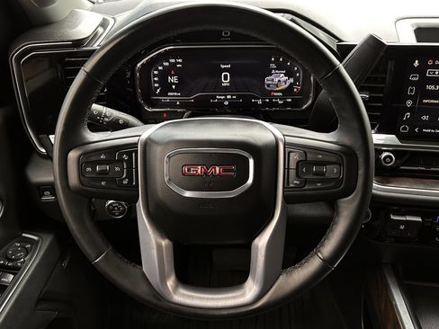 Used 2025 GMC Sierra 2500 SLT image 14