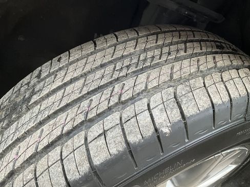 Certified 2022 Cadillac XT5 Premium Luxury image 16