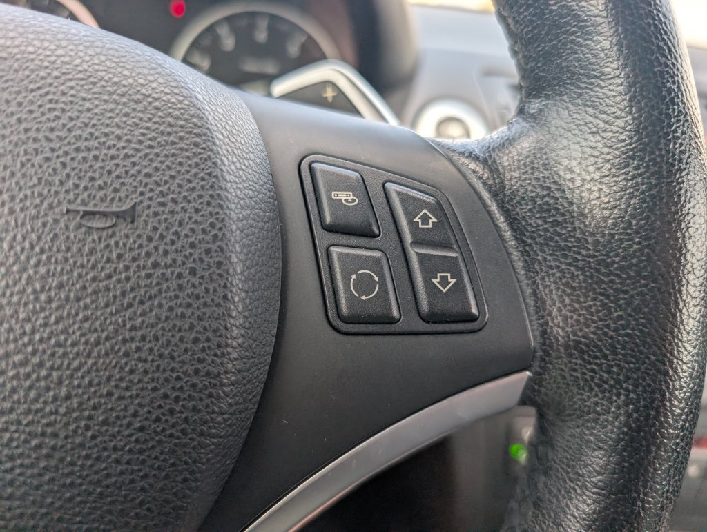 Used 2012 BMW 135i Convertible RWD image 15