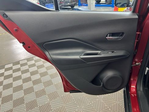 Used 2019 Nissan Kicks SR w/ SR Premium Package FWD image 19