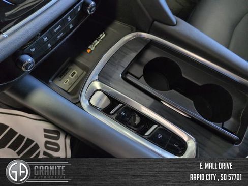 Used 2022 Buick Enclave Essence w/ Experience Buick Package AWD/4WD image 24