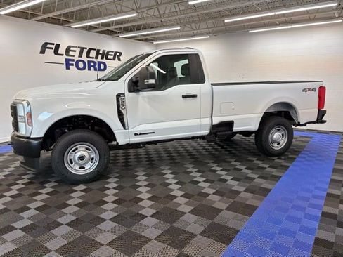 New 2026 Ford F250 XL w/ F-250 >10K GVWR Package image 3