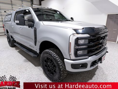 Used 2024 Ford F250 Lariat w/ Black Appearance Package AWD/4WD image 6
